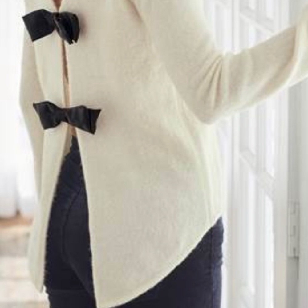 Venus sweater